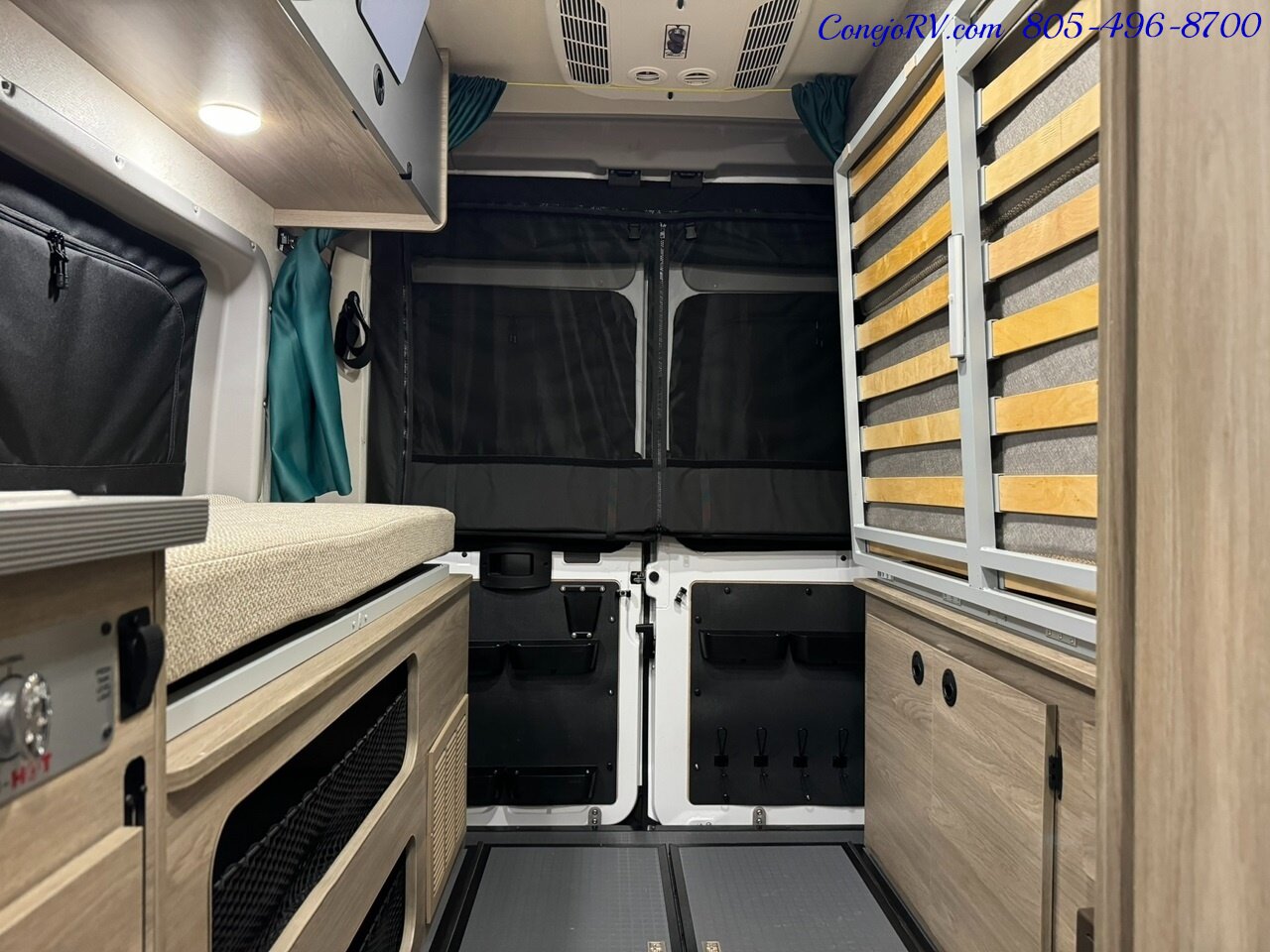 2021 Winnebago Solis 59PX Murphy Bed Full Galley Custom Upgrades 26K Miles   - Photo 19 - Thousand Oaks, CA 91360