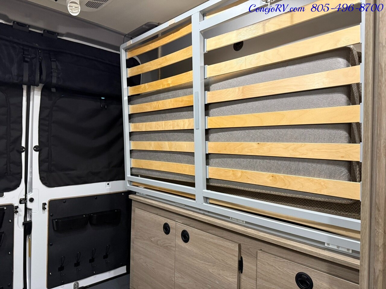 2021 Winnebago Solis 59PX Murphy Bed Full Galley Custom Upgrades 33K Miles   - Photo 20 - Thousand Oaks, CA 91360