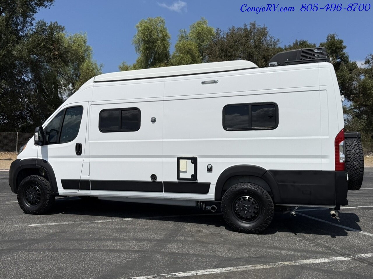 2021 Winnebago Solis 59PX Murphy Bed Full Galley Custom Upgrades 33K Miles   - Photo 2 - Thousand Oaks, CA 91360