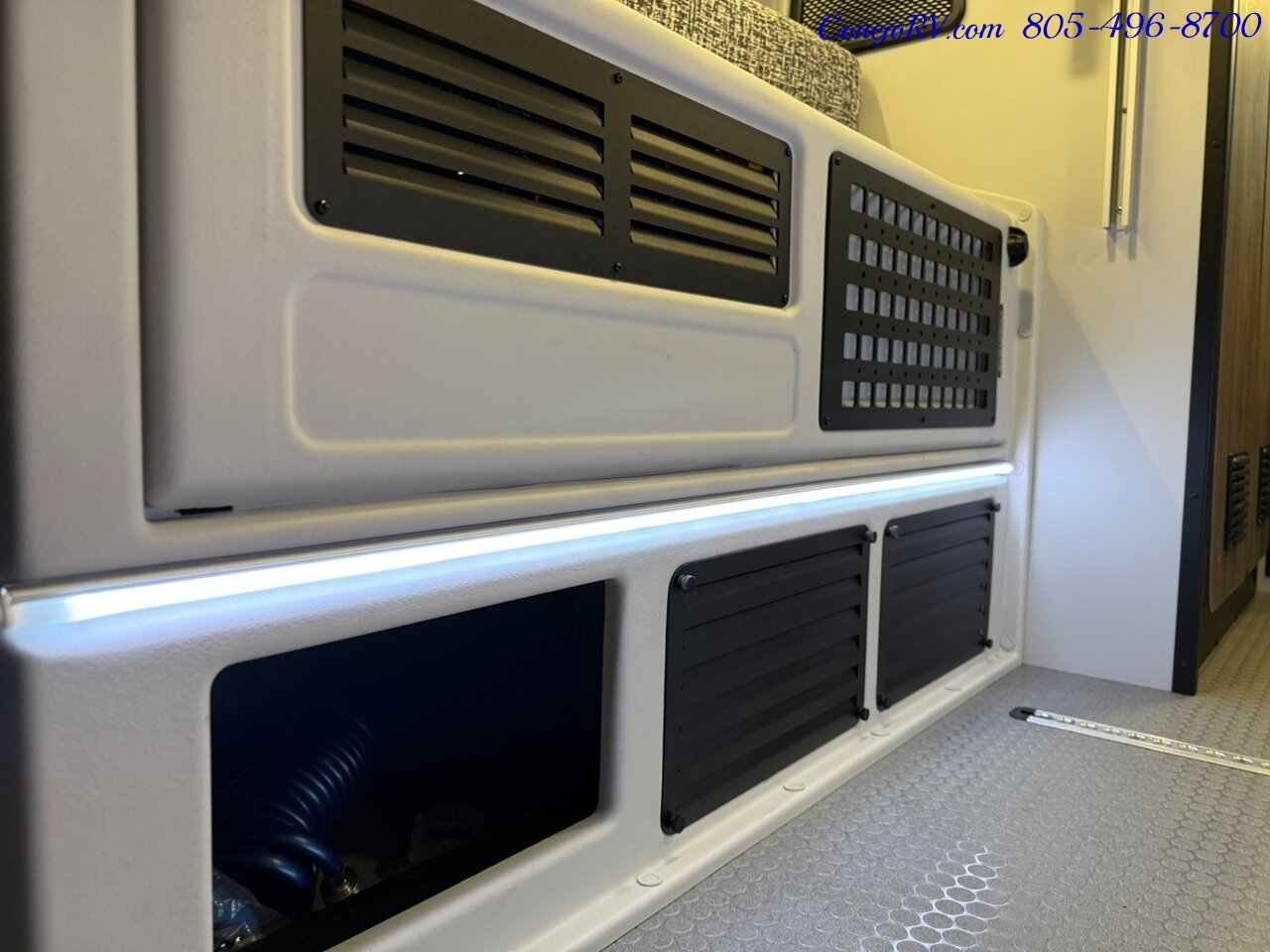 2025 Tiffin GH1 AWD Workstation Sprinter Mercedes Turbo Diesel  Battle Born Lithium Ion Kit 15K Miles - Photo 30 - Thousand Oaks, CA 91360