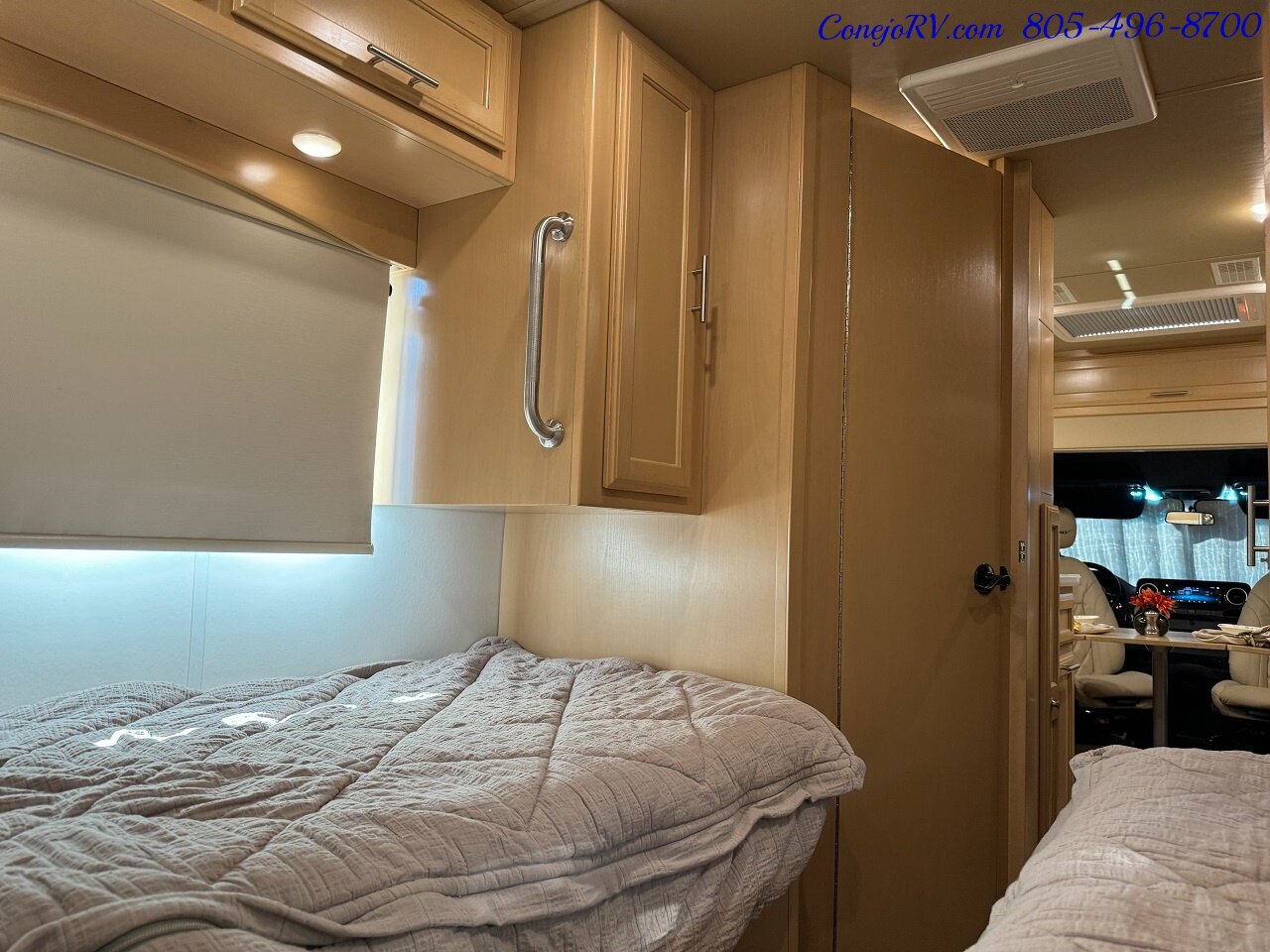 2021 Regency Ultra Brougham TW Twin Beds Mercedes Turbo Diesel 10K Miles   - Photo 29 - Thousand Oaks, CA 91360