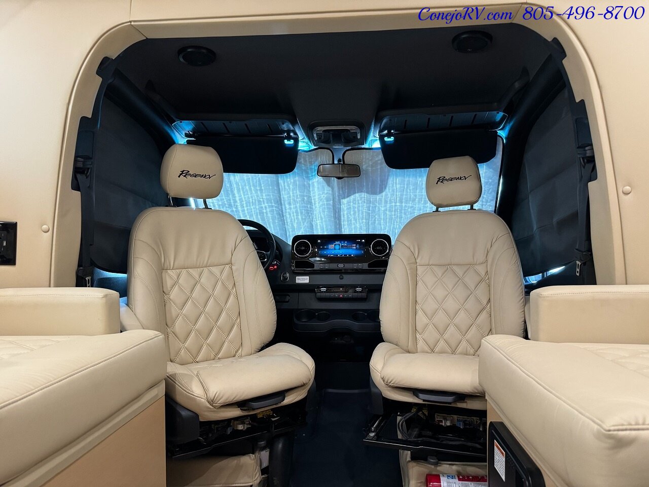 2021 Regency Ultra Brougham TW Twin Beds Mercedes Turbo Diesel 10K Miles   - Photo 32 - Thousand Oaks, CA 91360