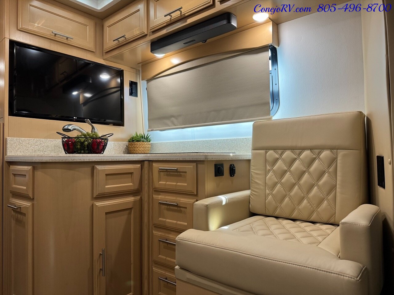 2021 Regency Ultra Brougham TW Twin Beds Mercedes Turbo Diesel 10K Miles   - Photo 11 - Thousand Oaks, CA 91360