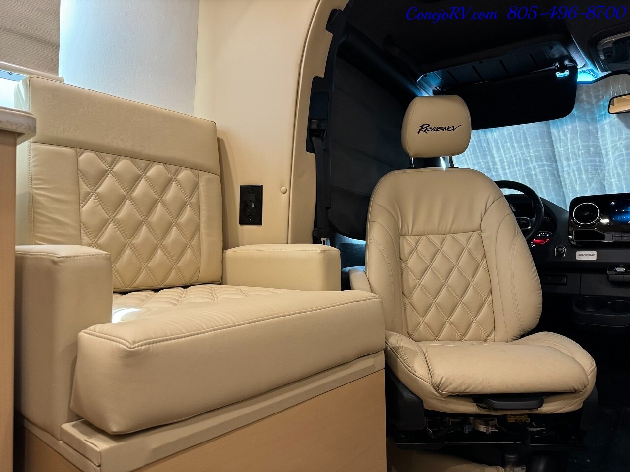 2021 Regency Ultra Brougham TW Twin Beds Mercedes Turbo Diesel 10K Miles   - Photo 14 - Thousand Oaks, CA 91360