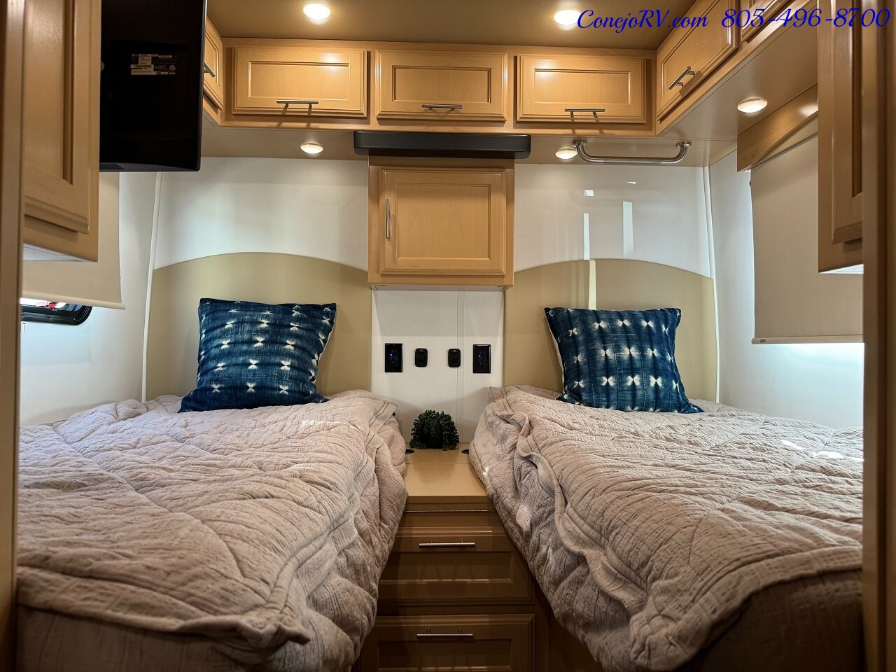 2021 Regency Ultra Brougham TW Twin Beds Mercedes Turbo Diesel 10K Miles   - Photo 20 - Thousand Oaks, CA 91360