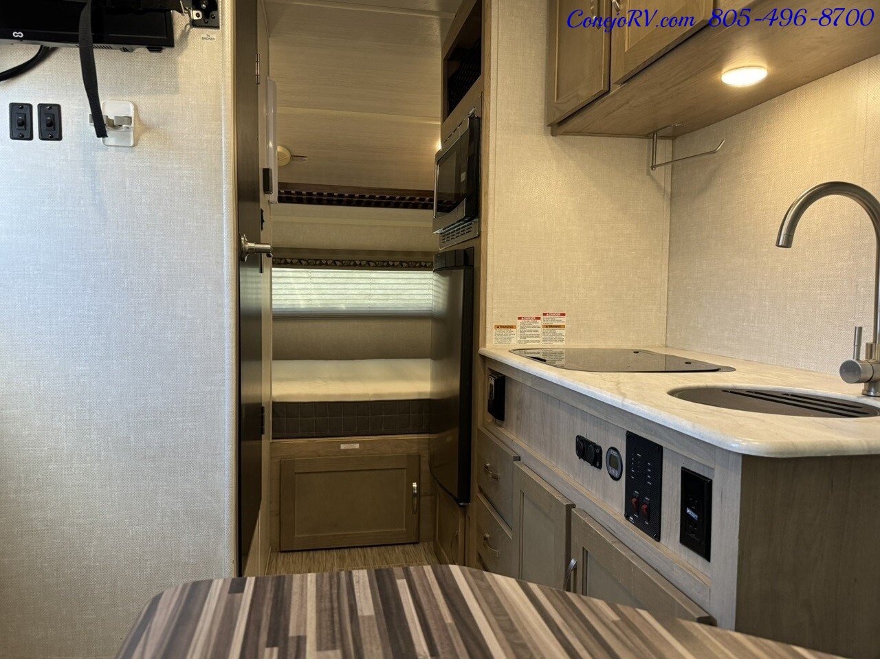 2021 Forest River R-POD RP171 Queen Bed Full Galley Travel Trailer   - Photo 29 - Thousand Oaks, CA 91360