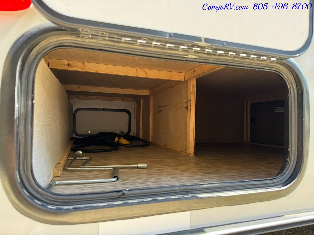 2021 Forest River R-POD RP171 Queen Bed Full Galley Travel Trailer   - Photo 30 - Thousand Oaks, CA 91360