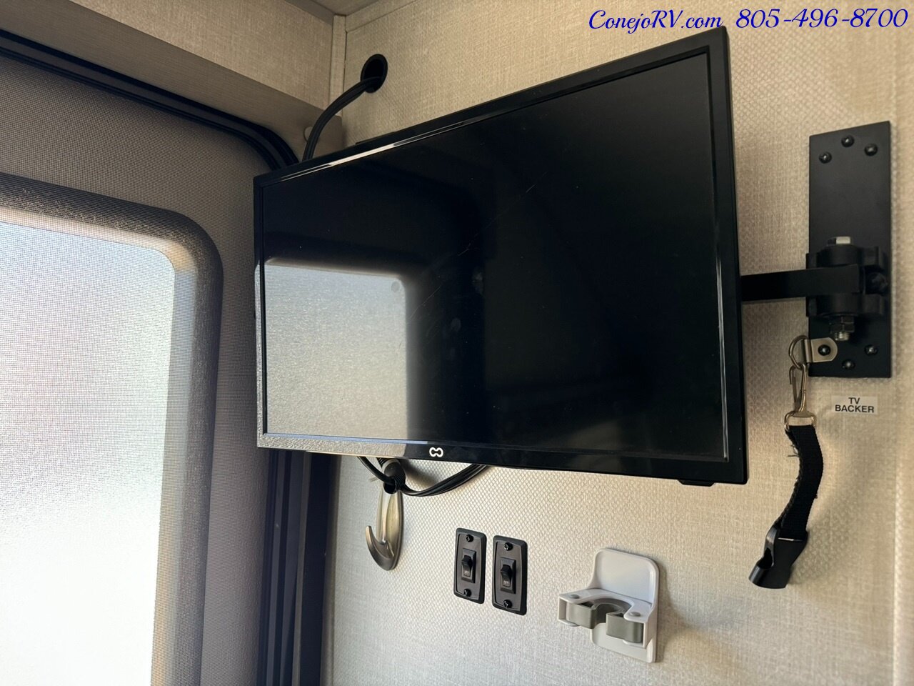 2021 Forest River R-POD RP171 Queen Bed Full Galley Travel Trailer   - Photo 8 - Thousand Oaks, CA 91360