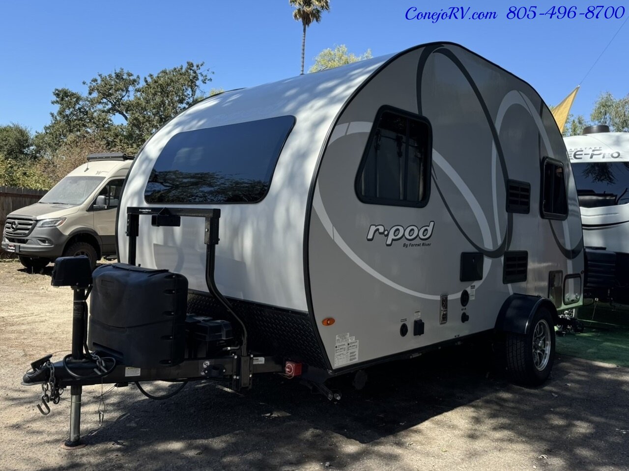 2021 Forest River R-POD RP171 Queen Bed Full Galley Travel Trailer   - Photo 1 - Thousand Oaks, CA 91360