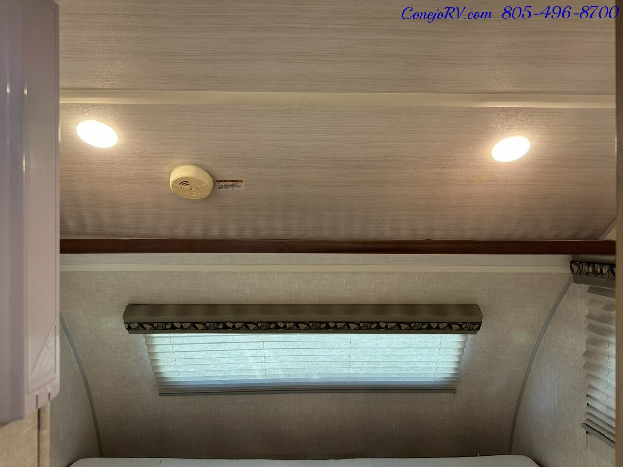 2021 Forest River R-POD RP171 Queen Bed Full Galley Travel Trailer   - Photo 21 - Thousand Oaks, CA 91360