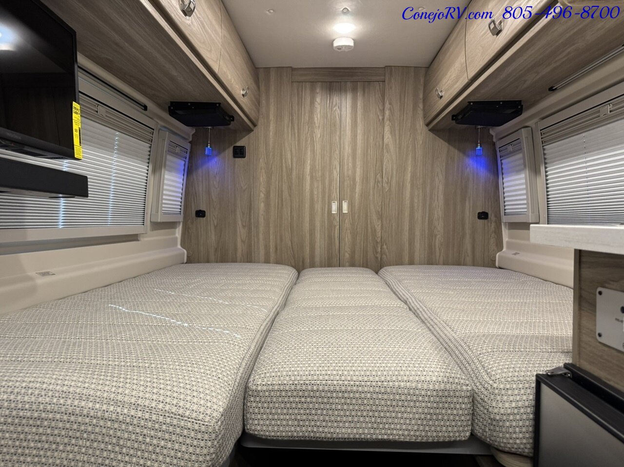 2025 Winnebago Travato 59K Touring Coach 2.8KW Onan Generator   - Photo 19 - Thousand Oaks, CA 91360