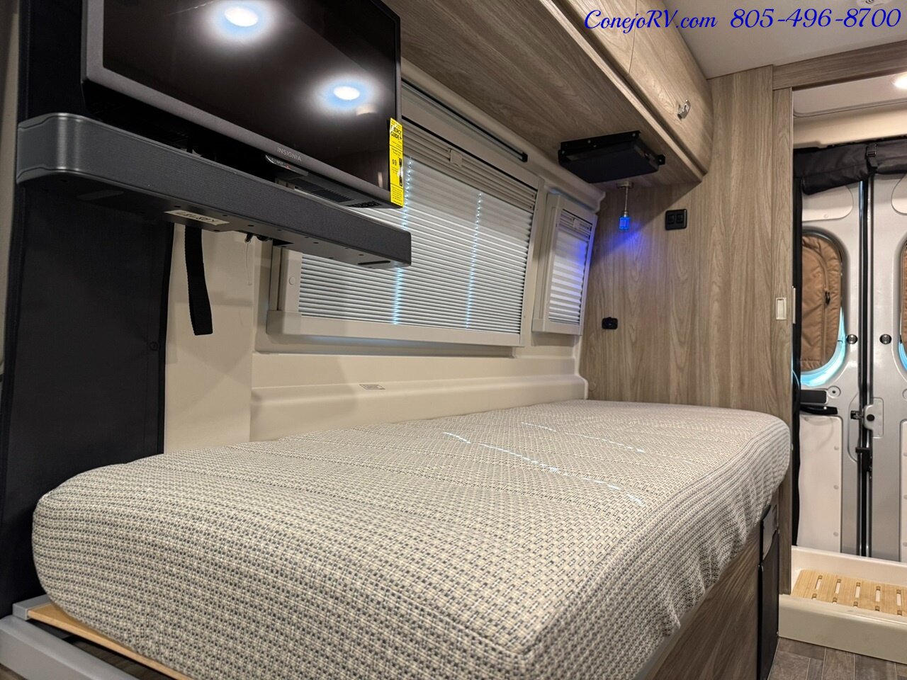 2025 Winnebago Travato 59K Touring Coach 2.8KW Onan Generator   - Photo 14 - Thousand Oaks, CA 91360