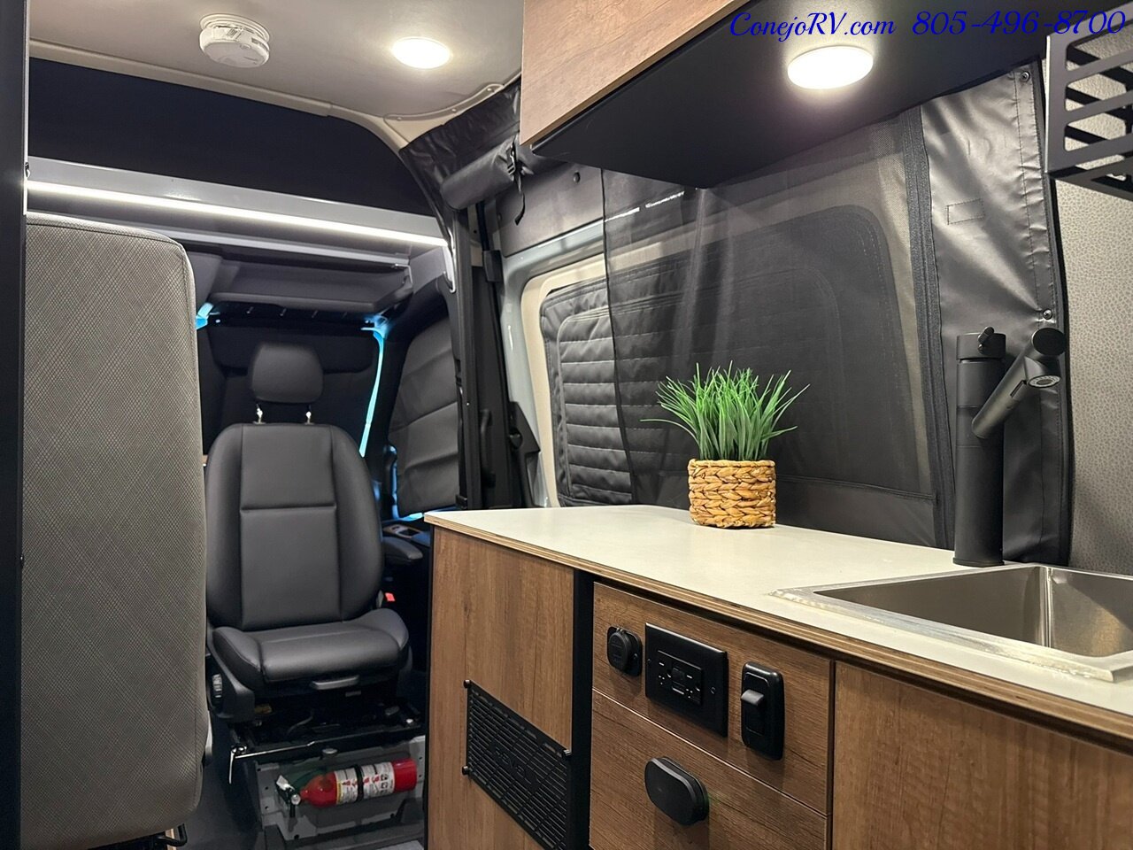 2026 Winnebago Revel 44E AWD Sprinter Mercedes Turbo Diesel  8.4KWH Lithionics System Dealer Demo 4K Miles - Photo 31 - Thousand Oaks, CA 91360