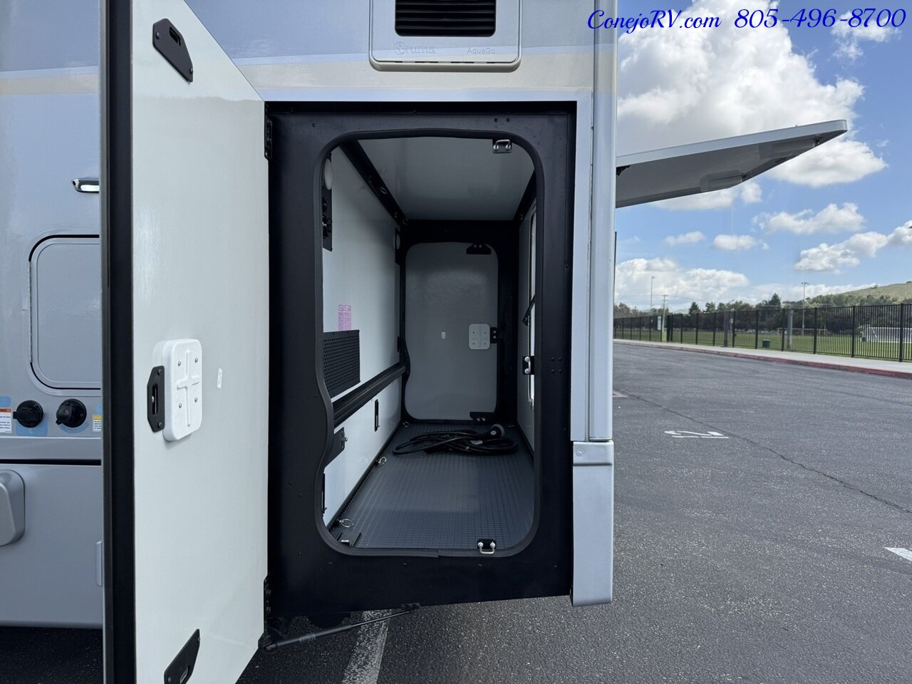 2025 Winnebago View 24T Slide-Out Murphy Bed Mercedes Turbo Diesel Full Body Paint 4k Miles - Photo 41 - Thousand Oaks, CA 91360