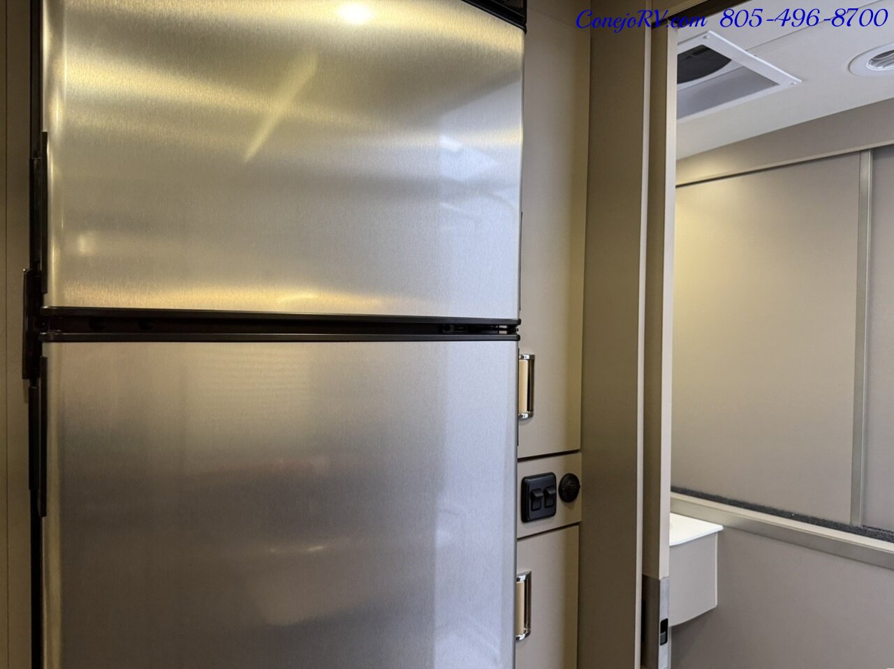 2025 Winnebago View 24T Slide-Out Murphy Bed Mercedes Turbo Diesel Full Body Paint 4k Miles - Photo 13 - Thousand Oaks, CA 91360