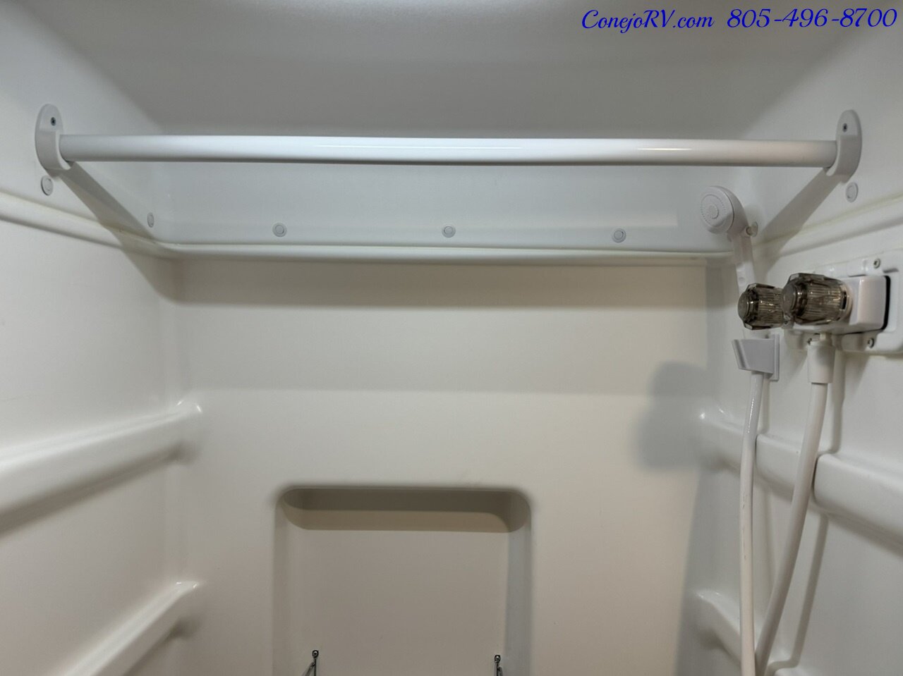 2023 Winnebago Solis 59PX Murphy Bed Pop Top Full Galley  3K Miles - Photo 16 - Thousand Oaks, CA 91360