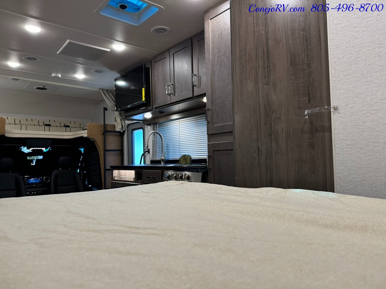 2025 Winnebago Porto 24P Full Wall Slide-Out Mercedes Turbo Diesel  Full Body Paint - Photo 24 - Thousand Oaks, CA 91360