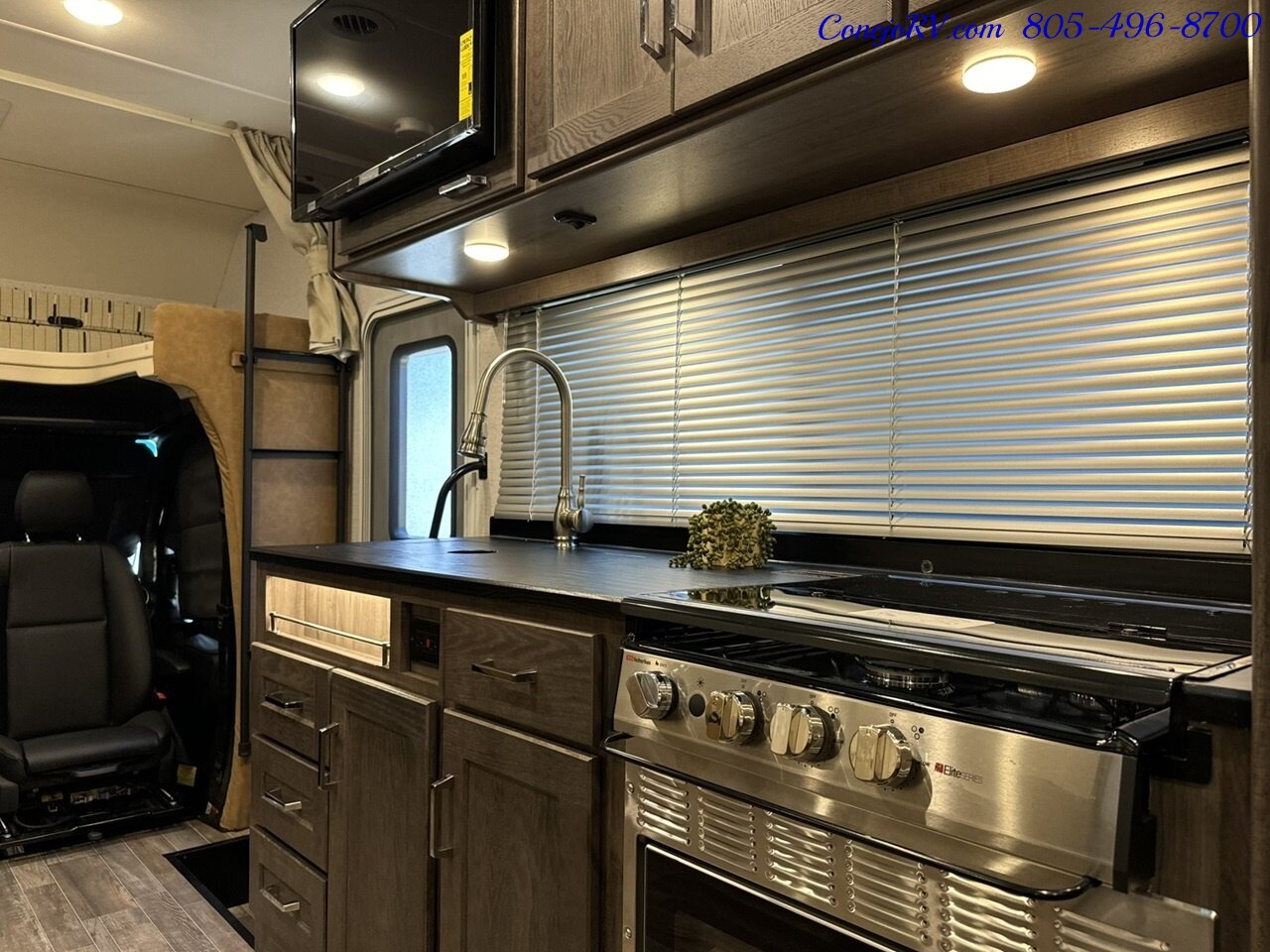 2025 Winnebago Porto 24P Full Wall Slide-Out Mercedes Turbo Diesel  Full Body Paint - Photo 18 - Thousand Oaks, CA 91360