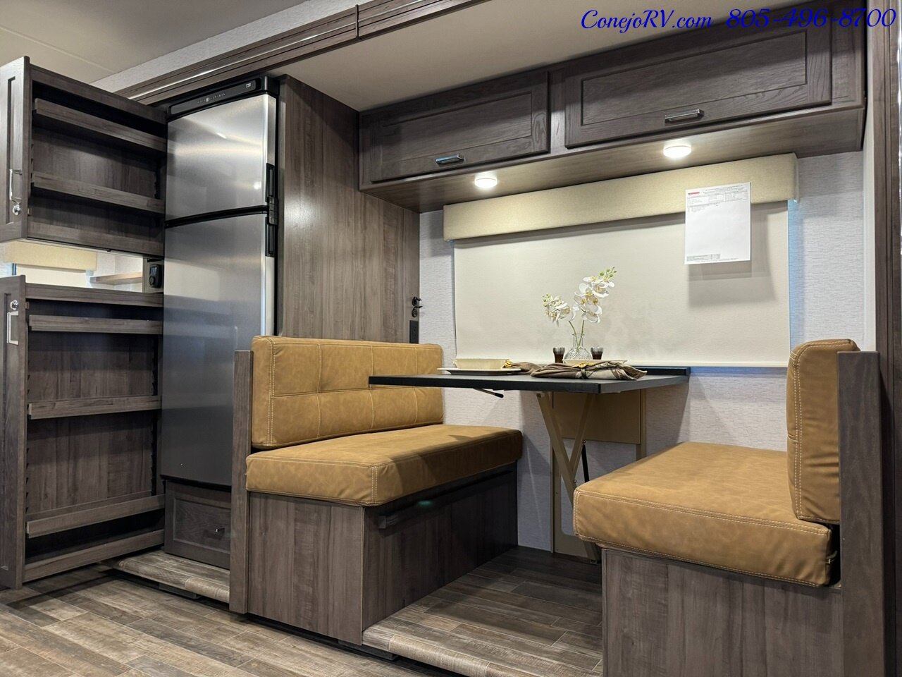 2025 Winnebago Porto 24P Full Wall Slide-Out Mercedes Turbo Diesel  Full Body Paint - Photo 17 - Thousand Oaks, CA 91360