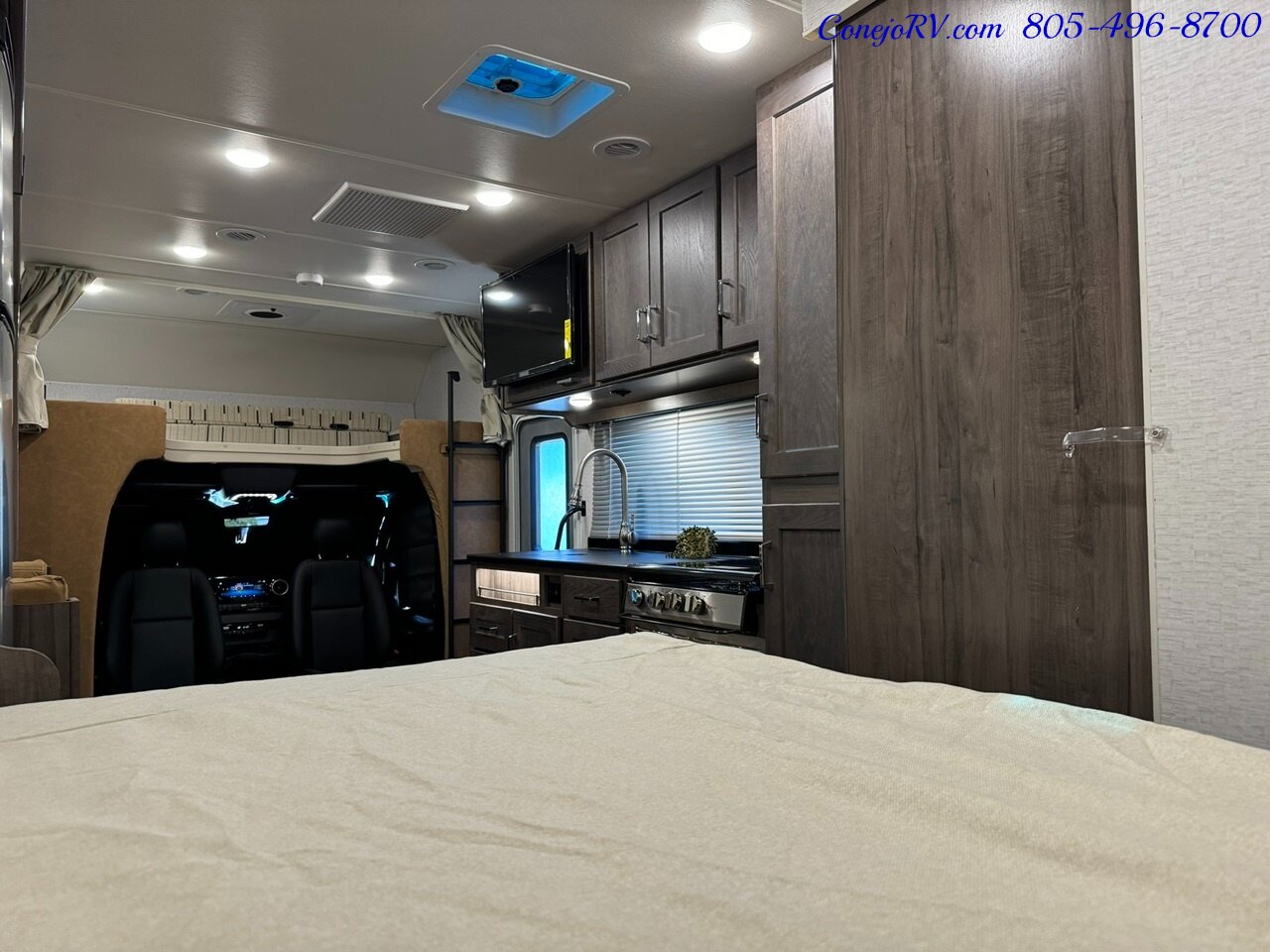 2025 Winnebago Porto 24P Full Wall Slide-Out Mercedes Turbo Diesel  Full Body Paint - Photo 27 - Thousand Oaks, CA 91360