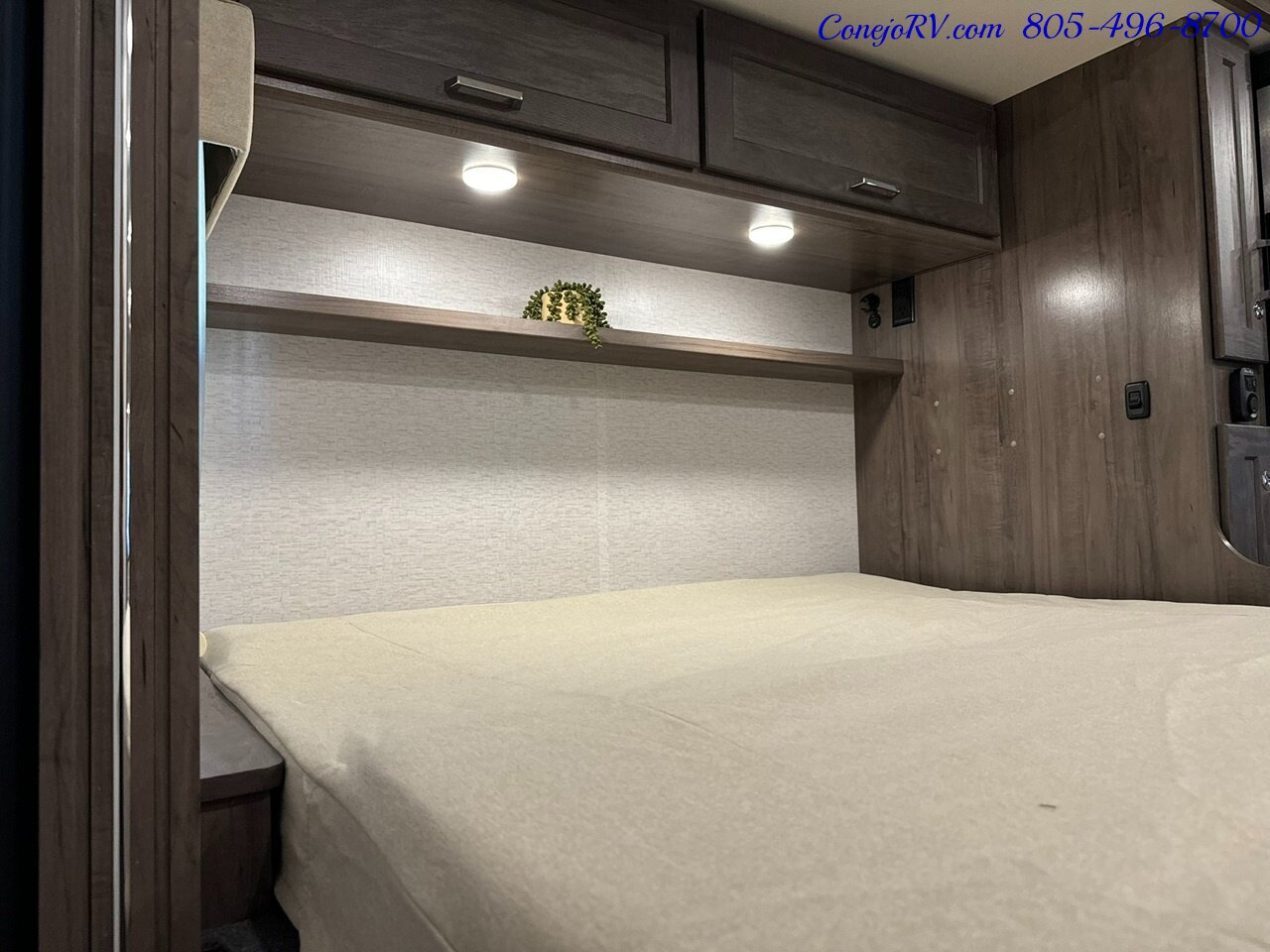 2025 Winnebago Porto 24P Full Wall Slide-Out Mercedes Turbo Diesel  Full Body Paint - Photo 23 - Thousand Oaks, CA 91360