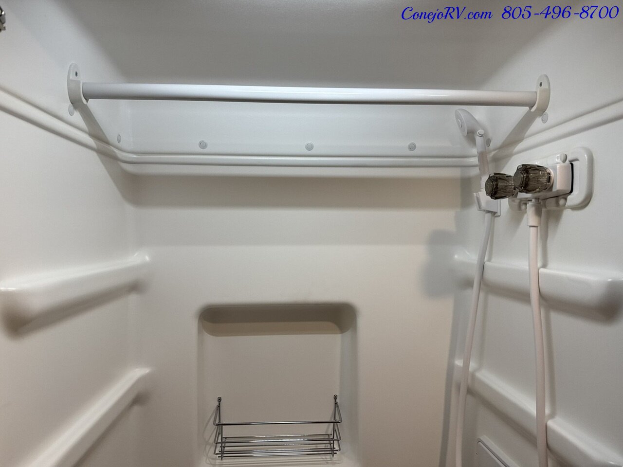 2025 Winnebago Solis 59P Pop Top Full Galley Convertible Couch Roof AC - Photo 16 - Thousand Oaks, CA 91360