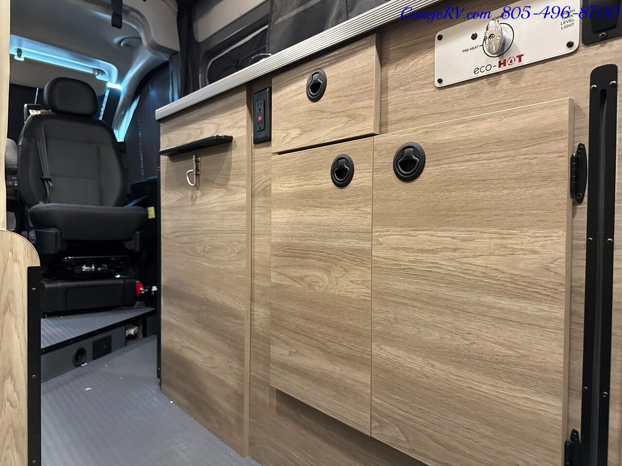 2025 Winnebago Solis 59P Pop Top Full Galley Convertible Couch Roof AC - Photo 14 - Thousand Oaks, CA 91360