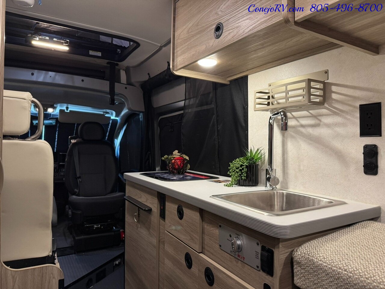 2025 Winnebago Solis 59P Pop Top Full Galley Convertible Couch Roof AC - Photo 28 - Thousand Oaks, CA 91360