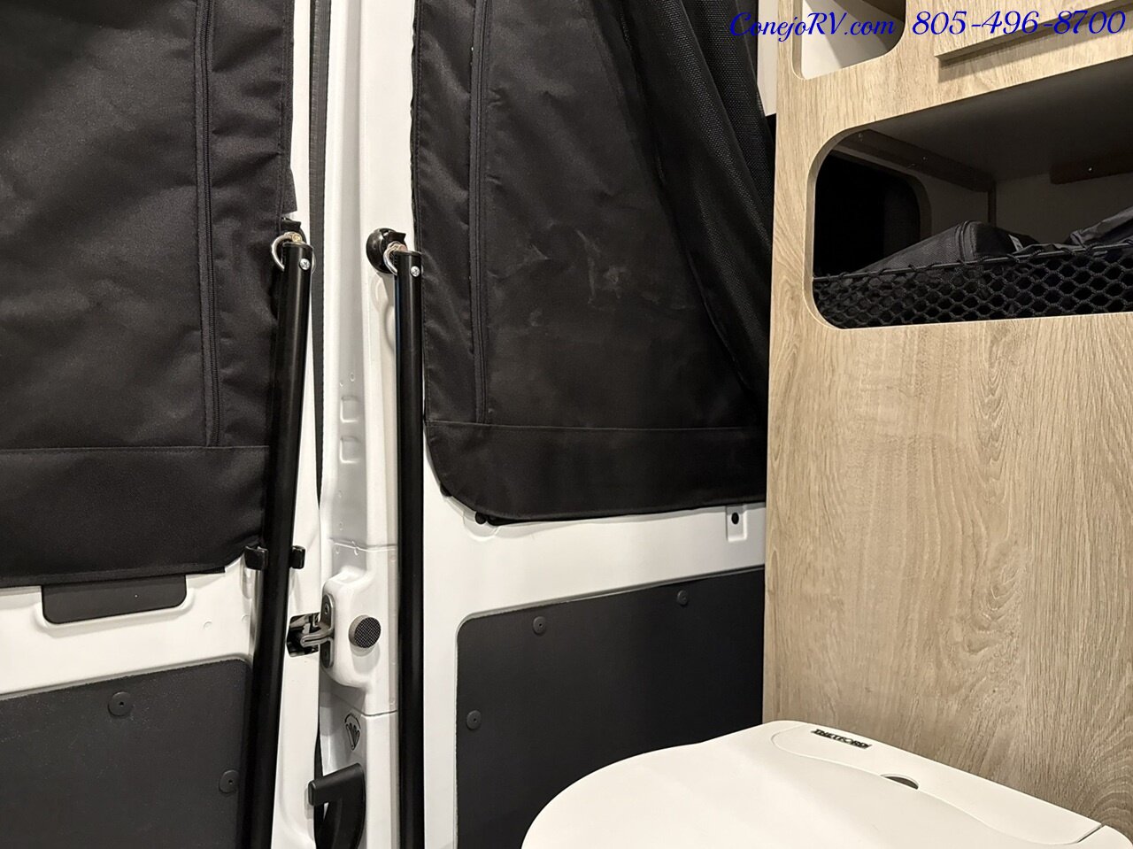 2024 Winnebago Solis Pocket 36B Lithium System Enclosed Rear Bath - Photo 17 - Thousand Oaks, CA 91360
