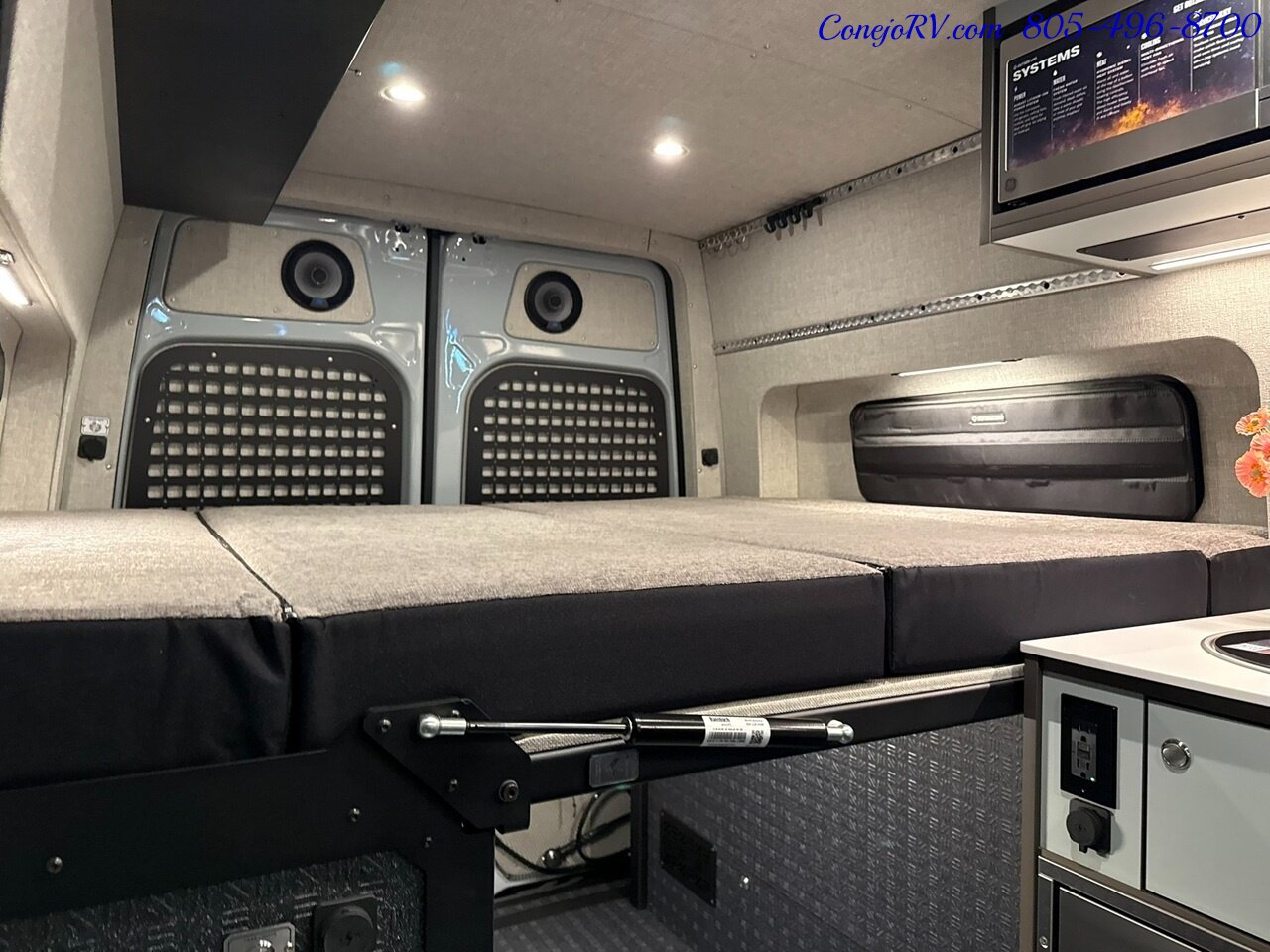 2026 Outside Van Overnight Pop Top Quad Captains Seats 620AH Lithionics Lithium System Adventure Van - Photo 22 - Thousand Oaks, CA 91360