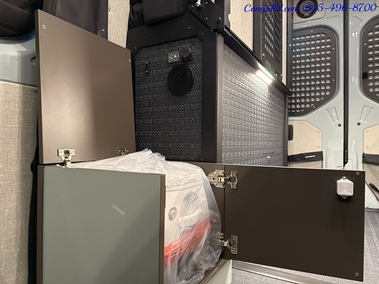 2026 Outside Van Overnight Pop Top Quad Captains Seats 620AH Lithionics Lithium System Adventure Van - Photo 17 - Thousand Oaks, CA 91360