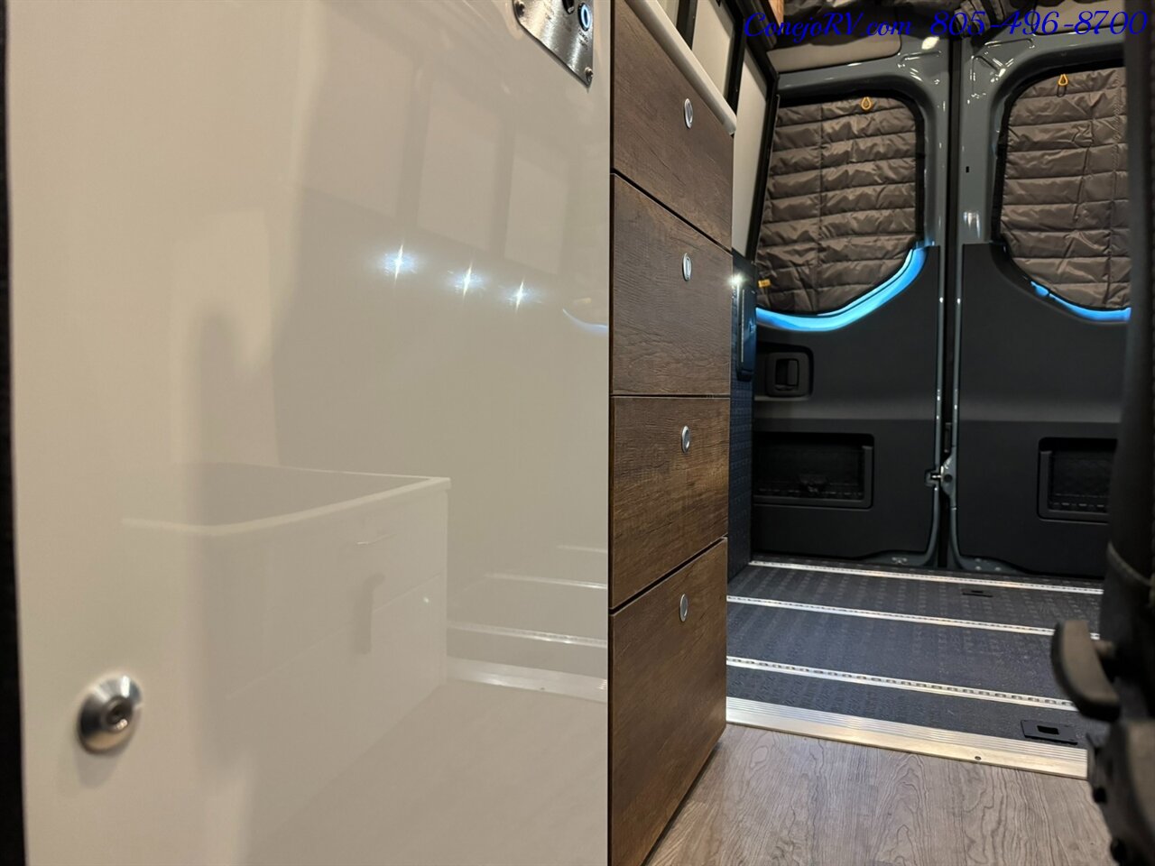 2024 Storyteller Overland Classic Mode OG Mode AWD with Upgrades Lithionics Lithium System  Mercedes Sprinter Turbo Diesel - Photo 15 - Thousand Oaks, CA 91360