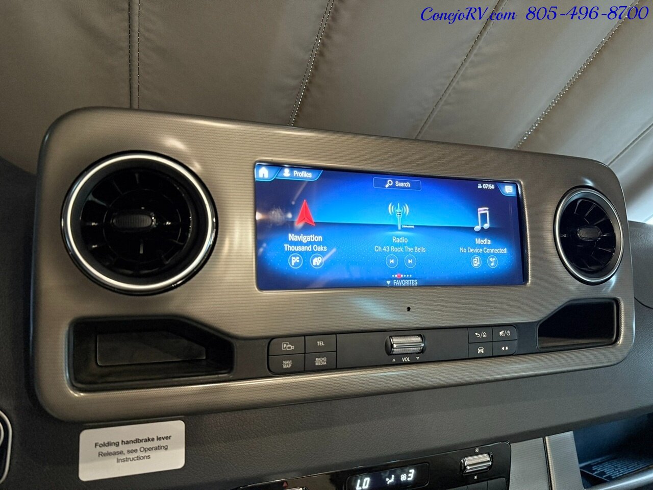 2025 Winnebago Navion 24T AWD Dealer Demo Slide-Out Murphy Bed Mercedes Turbo Diesel 3K Miles - Photo 37 - Thousand Oaks, CA 91360