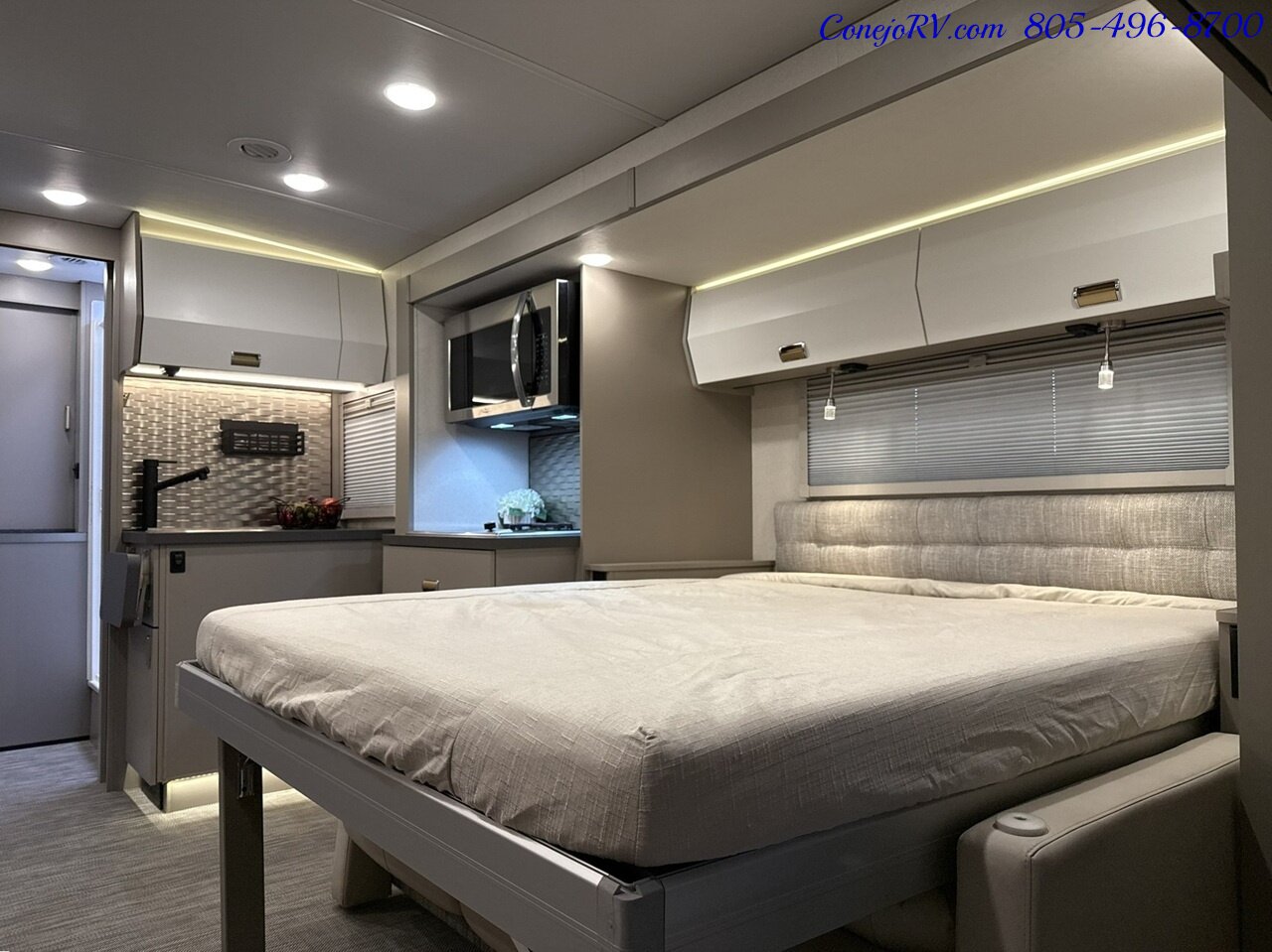 2025 Winnebago Navion 24T AWD Dealer Demo Slide-Out Murphy Bed Mercedes Turbo Diesel 3K Miles - Photo 21 - Thousand Oaks, CA 91360