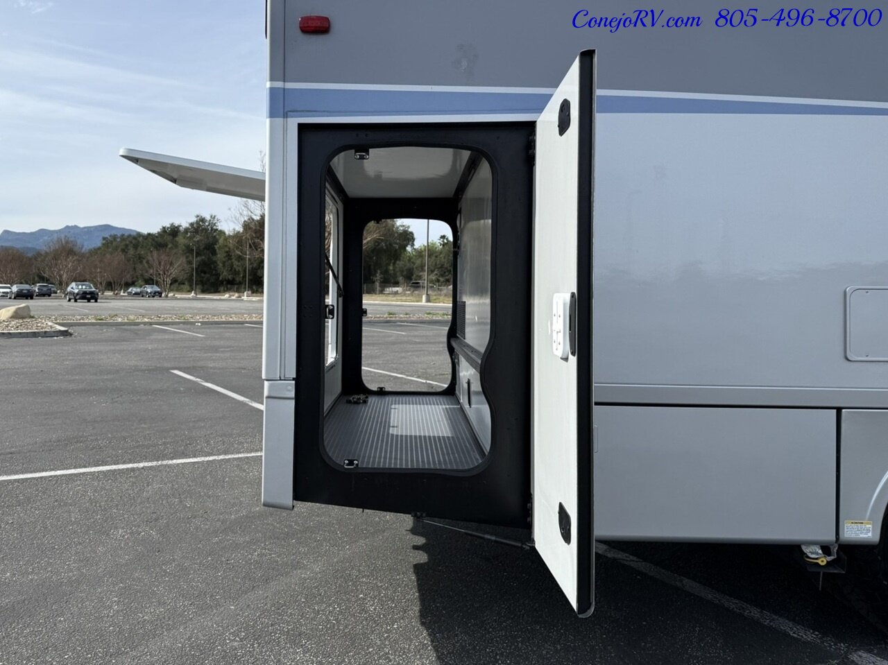 2025 Winnebago Navion 24T AWD Dealer Demo Slide-Out Murphy Bed Mercedes Turbo Diesel 3K Miles - Photo 49 - Thousand Oaks, CA 91360