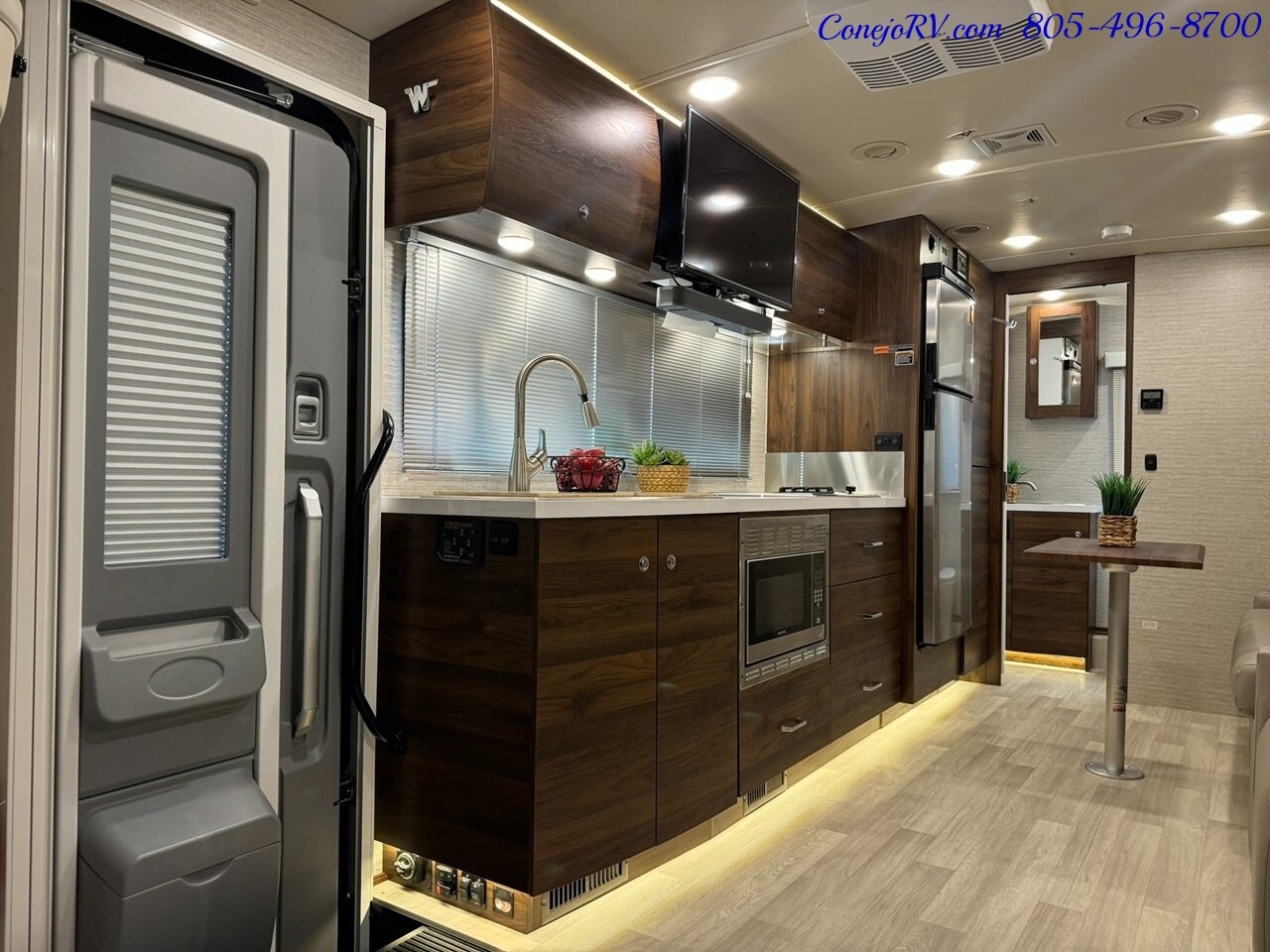 2022 Winnebago View 24D Full Wall Slide-Out Mercedes Turbo Diesel Full  Body Paint - Photo 7 - Thousand Oaks, CA 91360