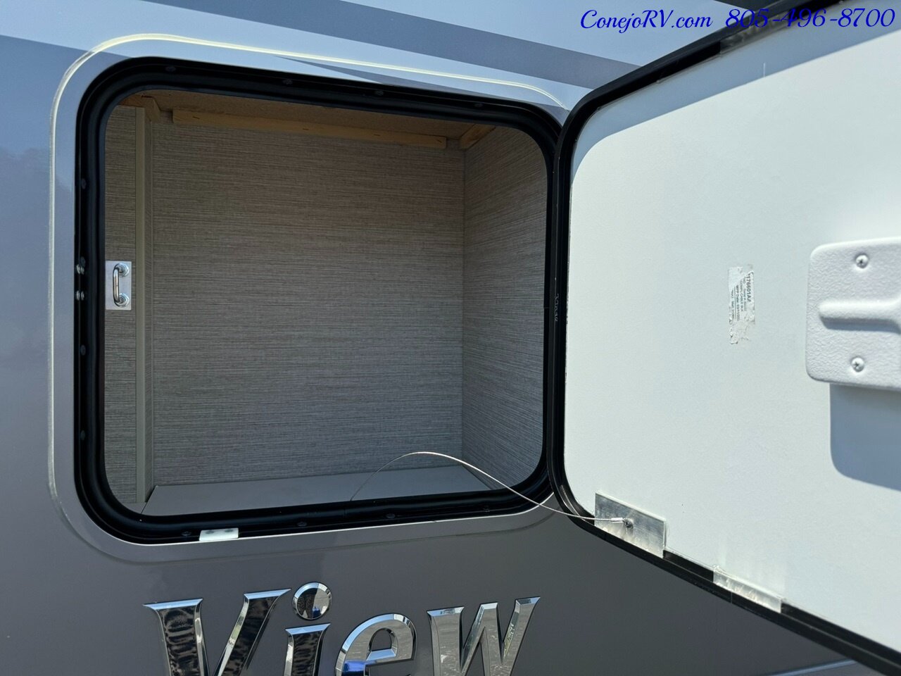 2022 Winnebago View 24D Full Wall Slide-Out Mercedes Turbo Diesel Full  Body Paint - Photo 45 - Thousand Oaks, CA 91360