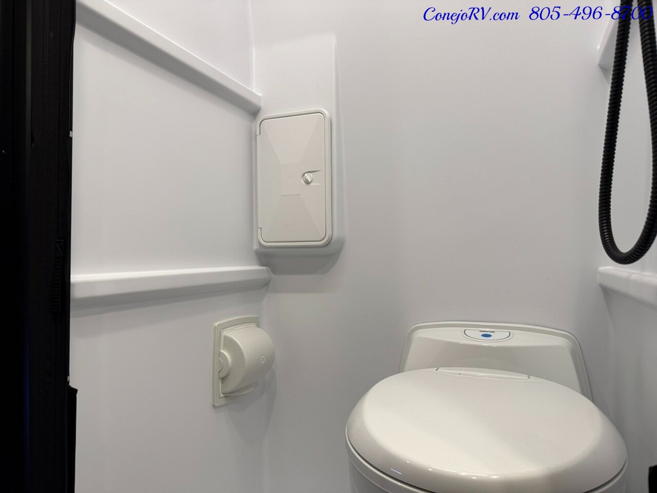 2026 Tiffin GH2 AWD Sprinter Mercedes 2500 EXT AWD Turbo Diesel 540AH Battle Born Lithium Ion Kit - Photo 18 - Thousand Oaks, CA 91360