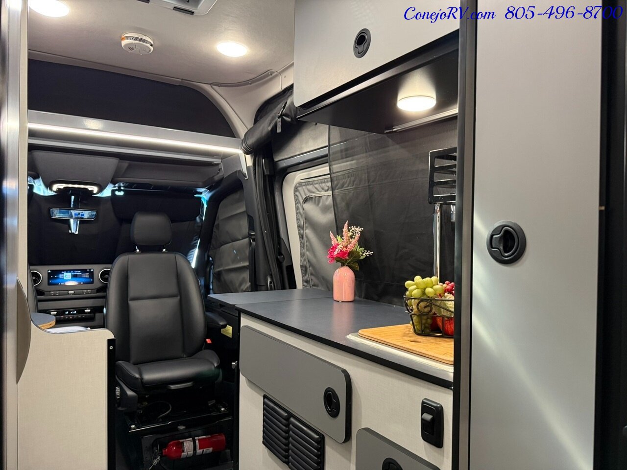 2025 Winnebago Revel Sport 44N AWD Sprinter Mercedes Turbo Diesel 4.1kWh Lithionics Lithium System - Photo 34 - Thousand Oaks, CA 91360