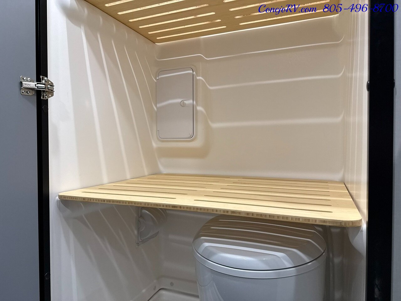 2025 Winnebago Revel Sport 44N AWD Sprinter Mercedes Turbo Diesel 4.1kWh Lithionics Lithium System - Photo 19 - Thousand Oaks, CA 91360