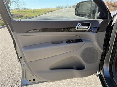 2013 Jeep Grand Cherokee Laredo X   - Photo 32 - Bucyrus, KS 66013