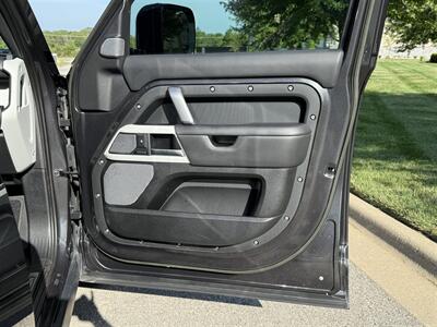 2023 Land Rover Defender 130 X-Dynamic SE   - Photo 43 - Bucyrus, KS 66013