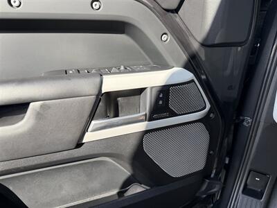 2023 Land Rover Defender 130 X-Dynamic SE   - Photo 35 - Bucyrus, KS 66013