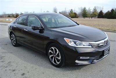 2017 Honda Accord EX-L   - Photo 4 - Bucyrus, KS 66013