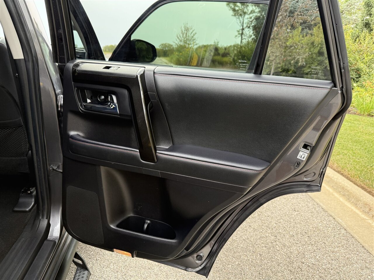 2020 Toyota 4Runner TRD Off-Road photo 30