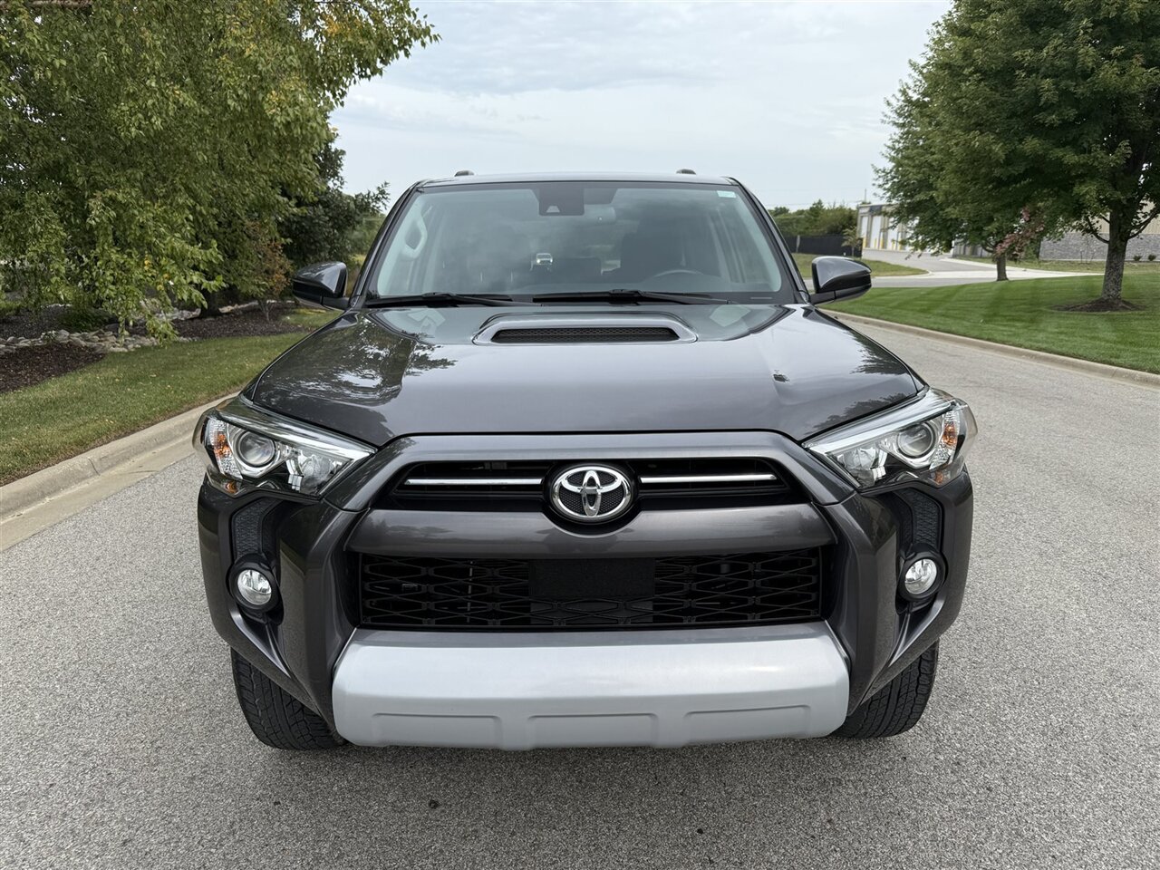 2020 Toyota 4Runner TRD Off-Road photo 2