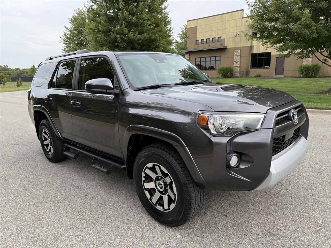 2020 Toyota 4Runner TRD Off-Road photo 3