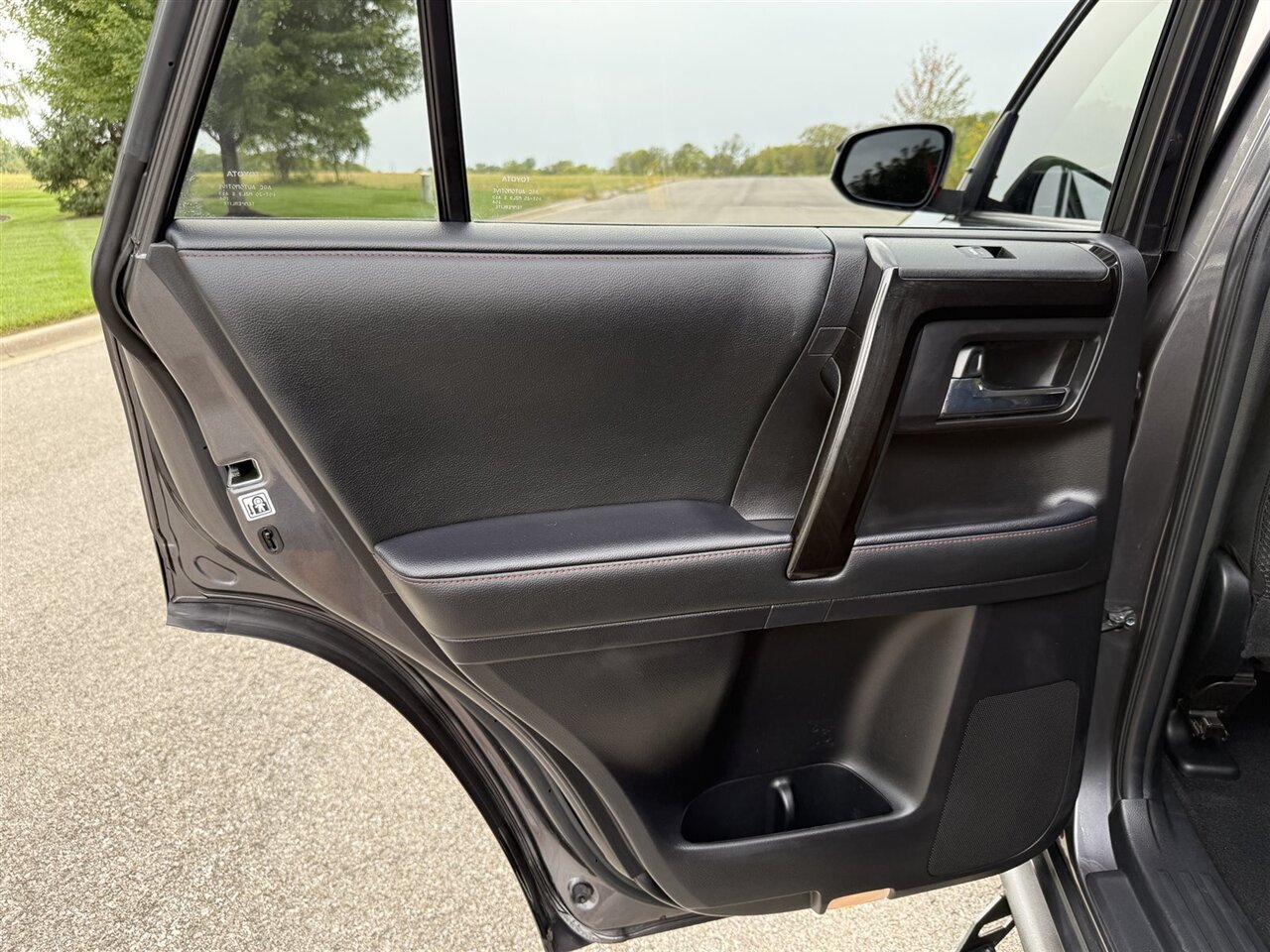 2020 Toyota 4Runner TRD Off-Road photo 28