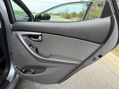 2015 Hyundai Elantra Limited   - Photo 31 - Bucyrus, KS 66013