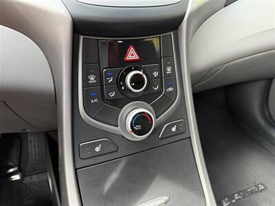 2015 Hyundai Elantra Limited   - Photo 17 - Bucyrus, KS 66013
